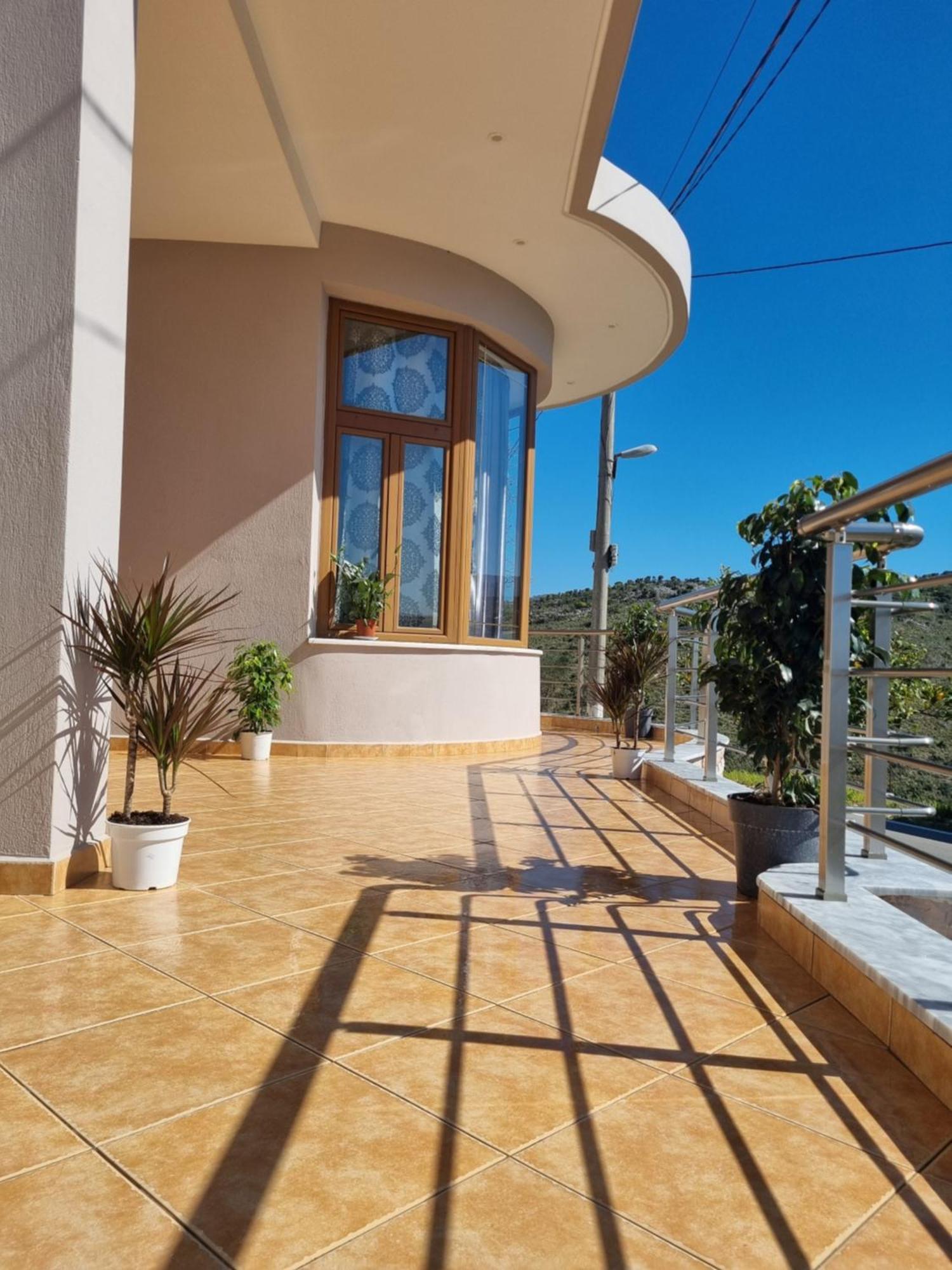 Besnik Brahimi Apartamento